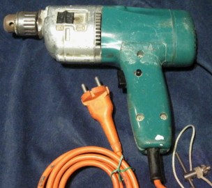 TALADRO BLACK AND DECKER D6 10mm